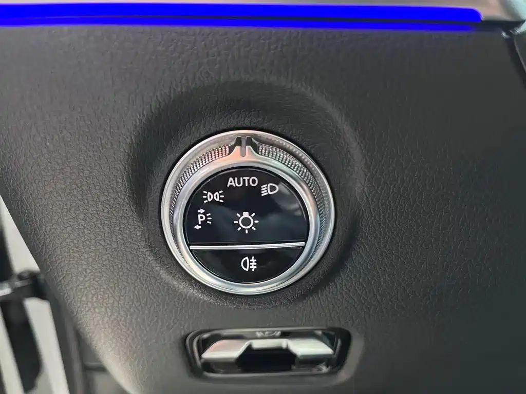 Mercedes-Benz C-Class 2023