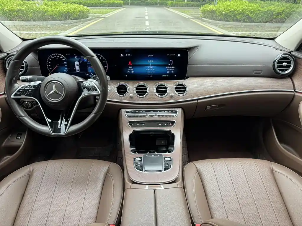 Mercedes-Benz E-Class 2023 — фото 8