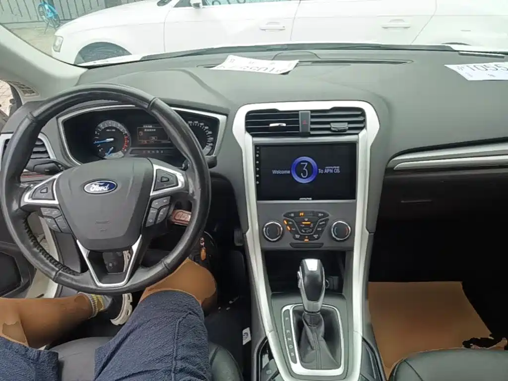 Ford Mondeo 2014 — фото 10