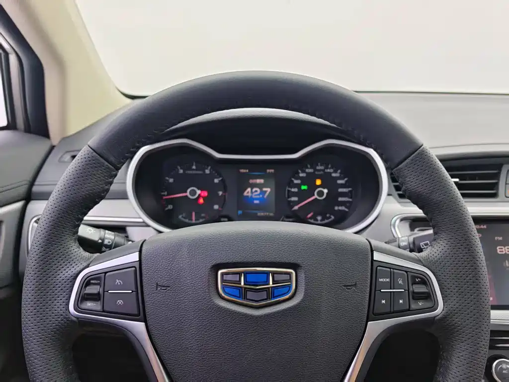 Geely Emgrand GS 2018 — фото 19