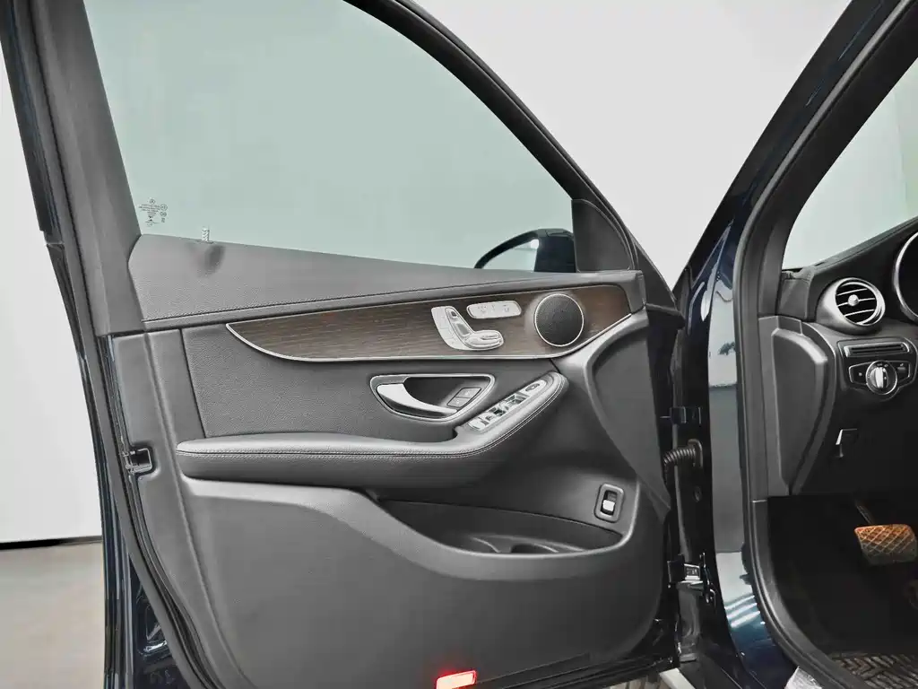 Mercedes-Benz GLC 2021 — фото 25