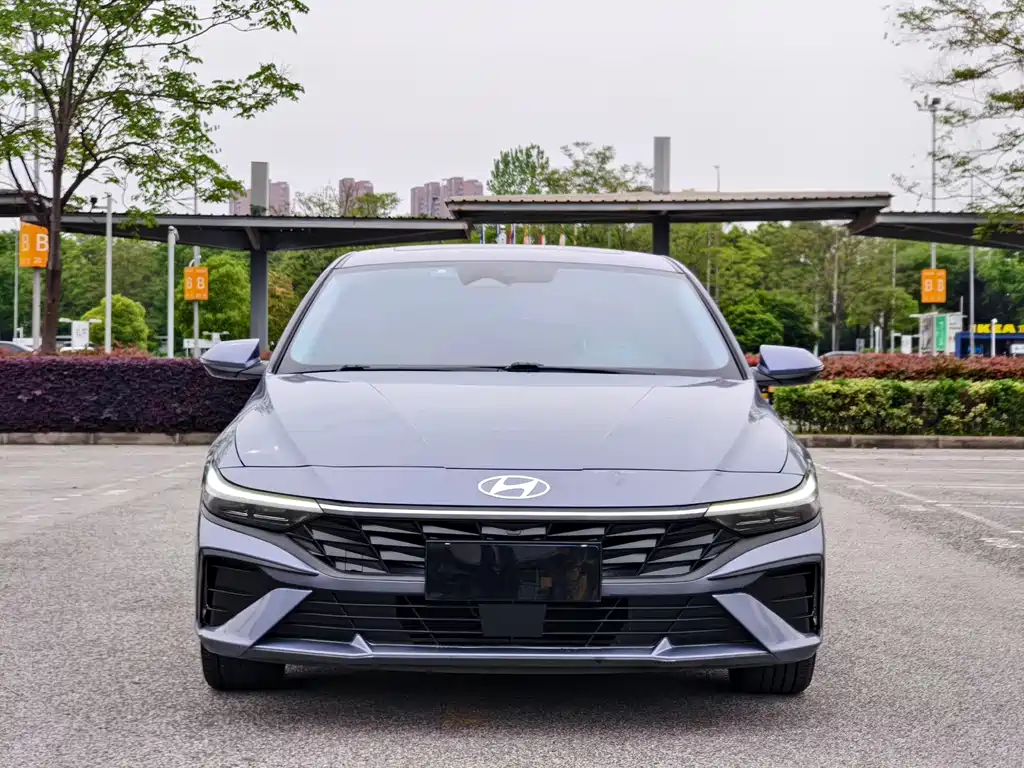 Hyundai Elantra 2023