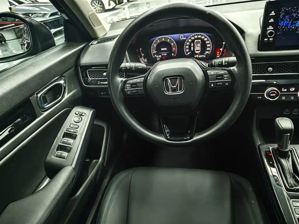 Honda Civic 2024 — фото 11