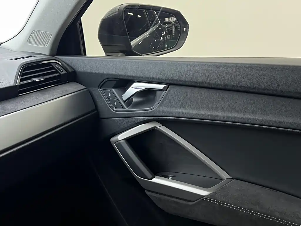 Audi Q3 2022 — фото 11
