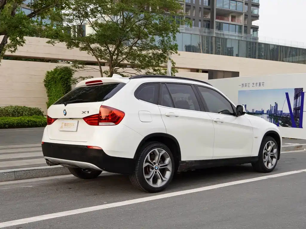 BMW X1 2010 — фото 13