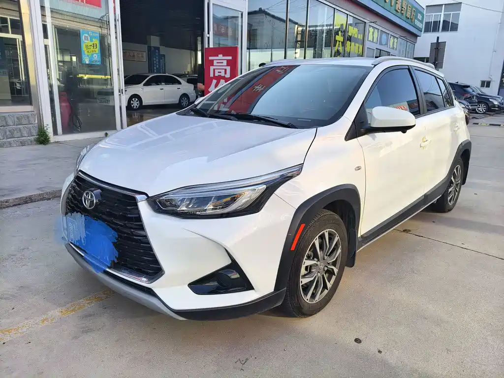 Toyota Yaris L 2022
