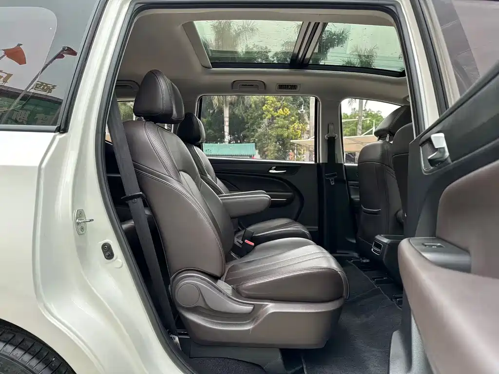 GAC Motor Trumpchi M6 2020 — фото 11