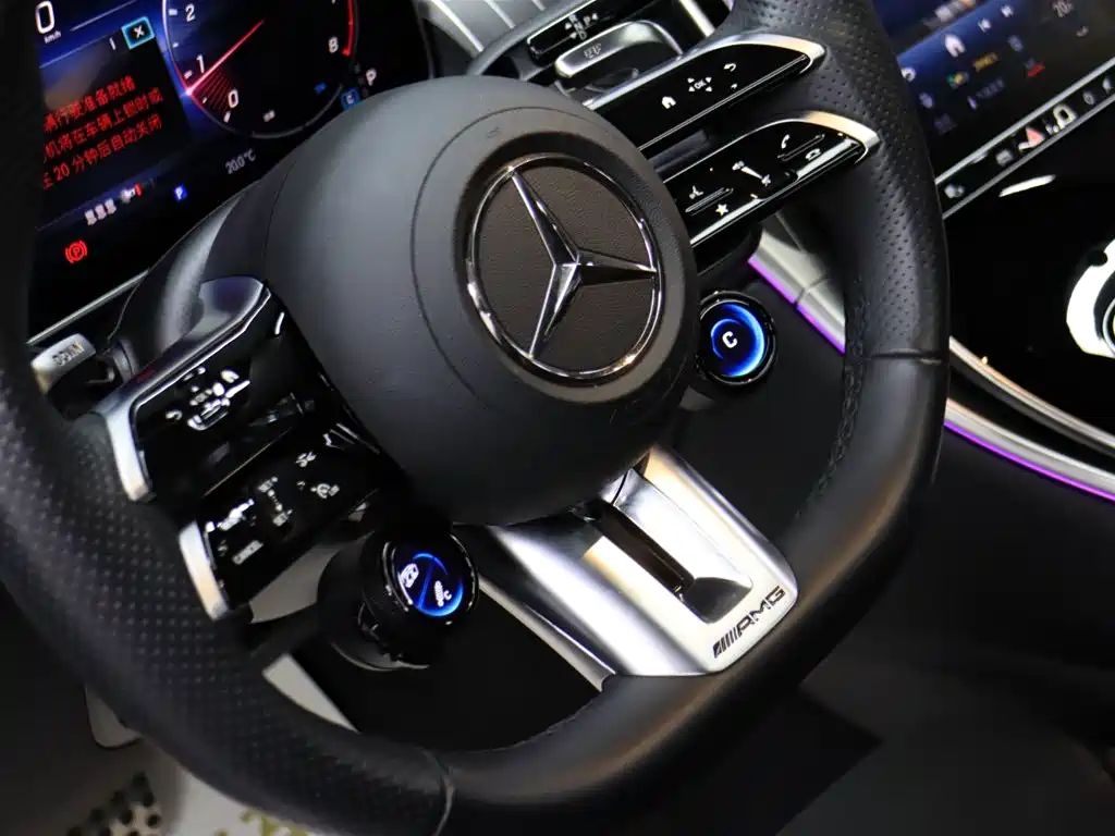 Mercedes-Benz GLC AMG 2024 — фото 10