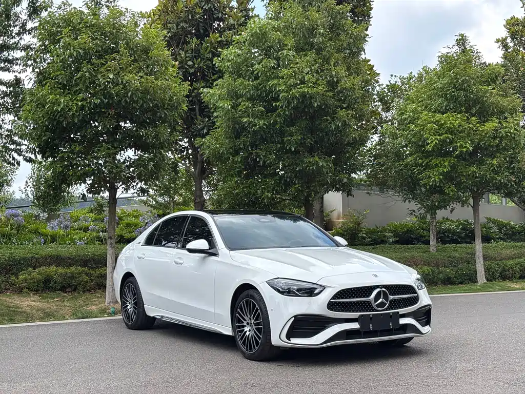 Mercedes-Benz C-Class 2024 — фото 3