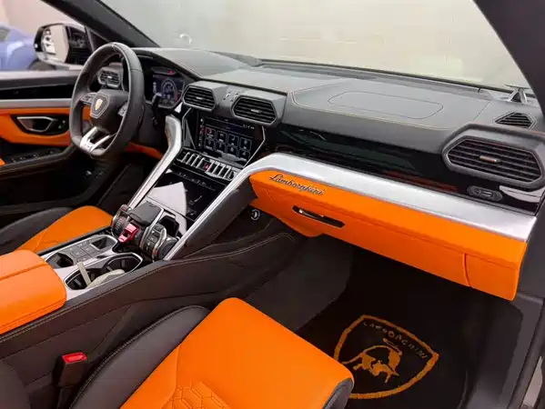 Lamborghini Urus 2021