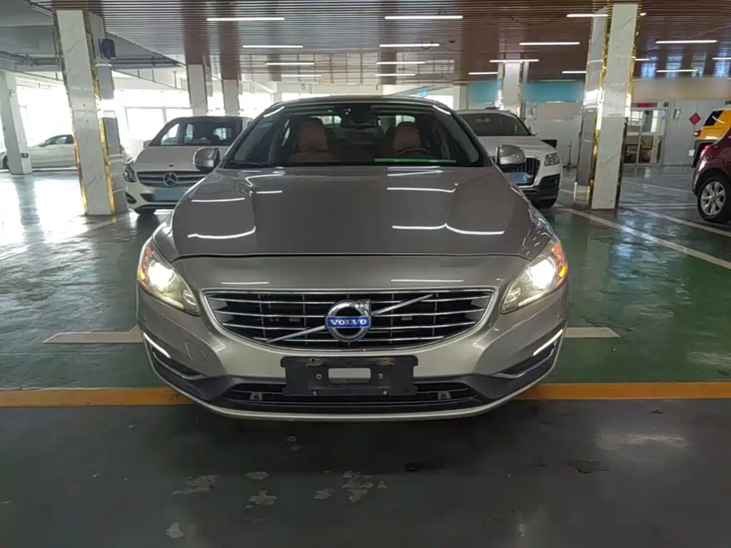 Volvo S60 2015 — фото 3
