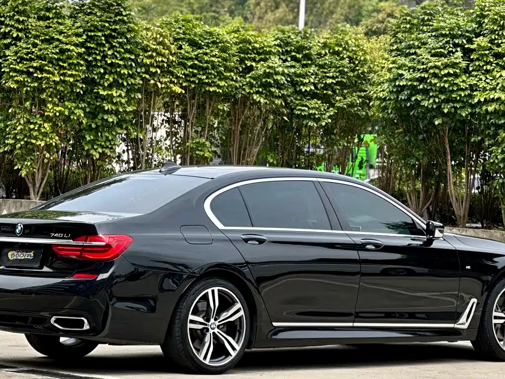 BMW 7 Series 2018 — фото 6
