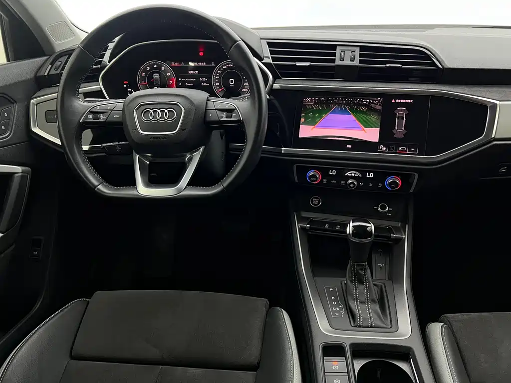 Audi Q3 2022 — фото 11