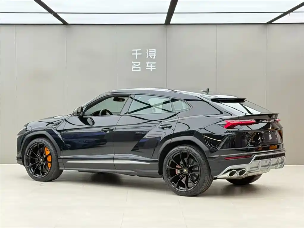 Lamborghini Urus 2022 — фото 17