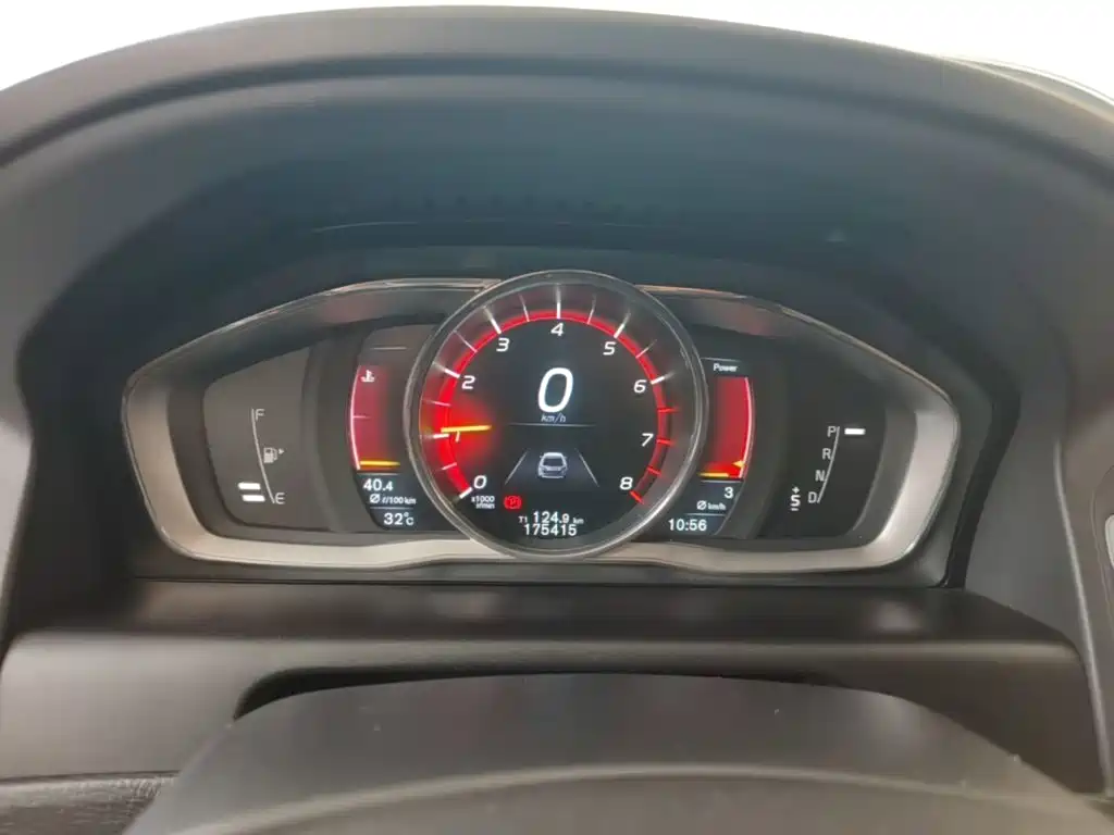 Volvo XC60 2015 — фото 12
