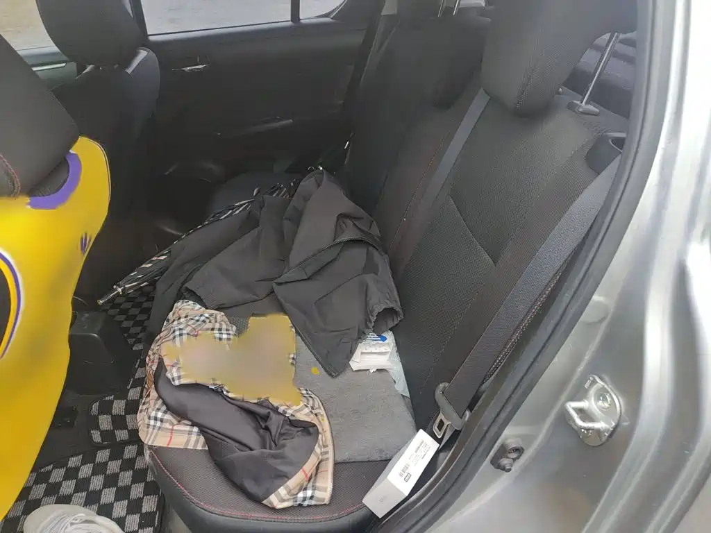Suzuki Swift 2015 — фото 15