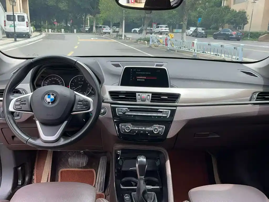 BMW X1 2017 — фото 9
