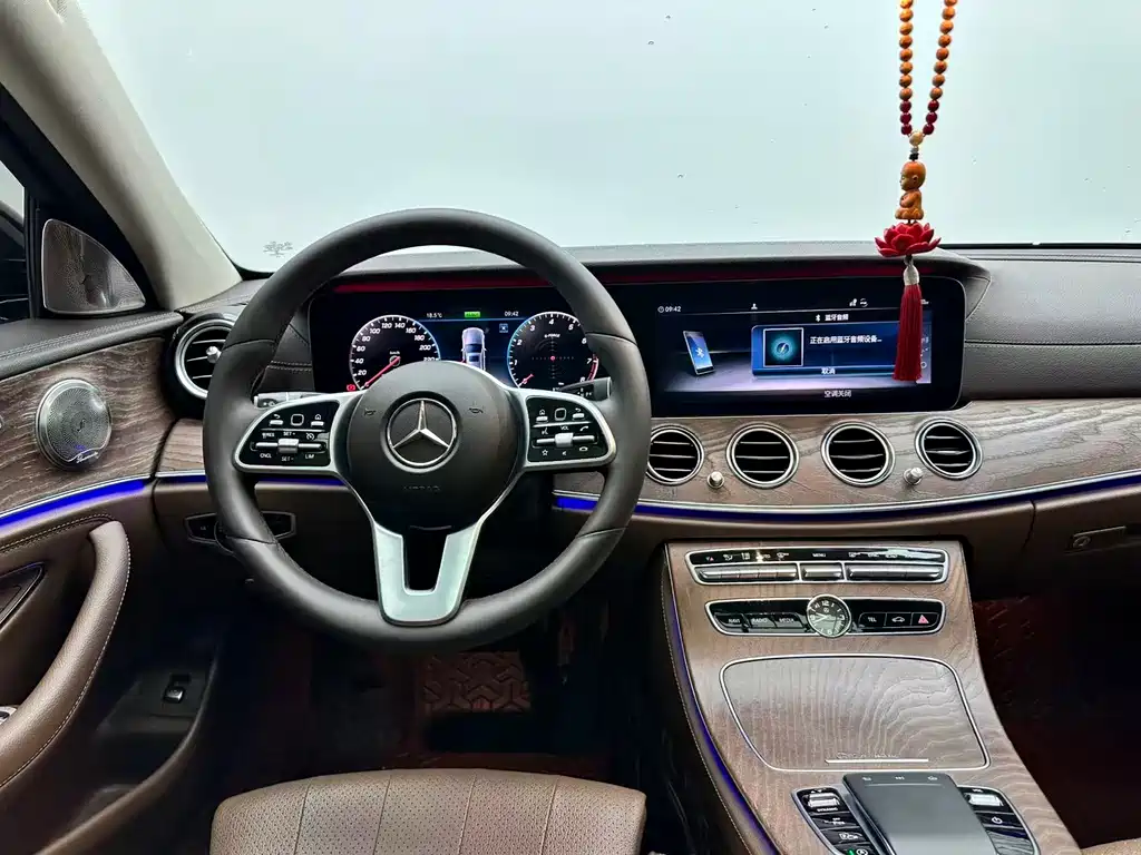 Mercedes-Benz E-Class 2020 — фото 11
