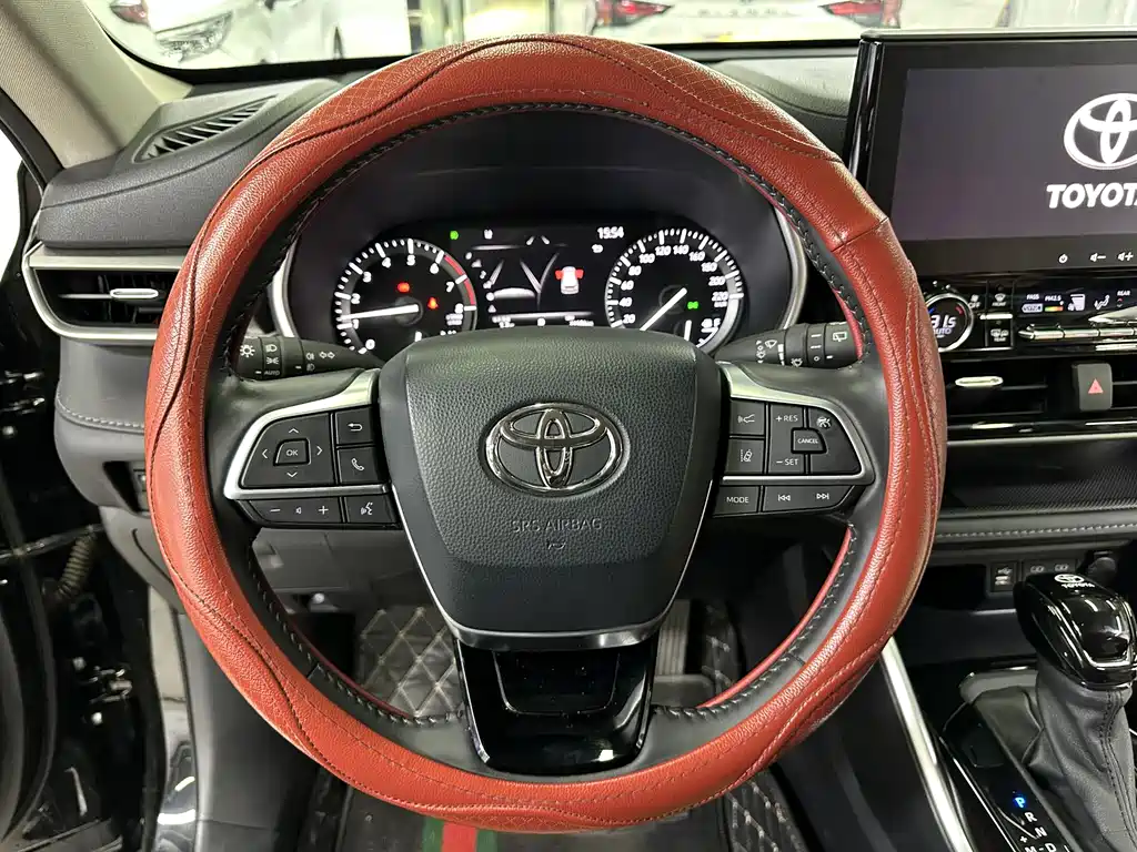 Toyota Highlander 2024 — фото 17