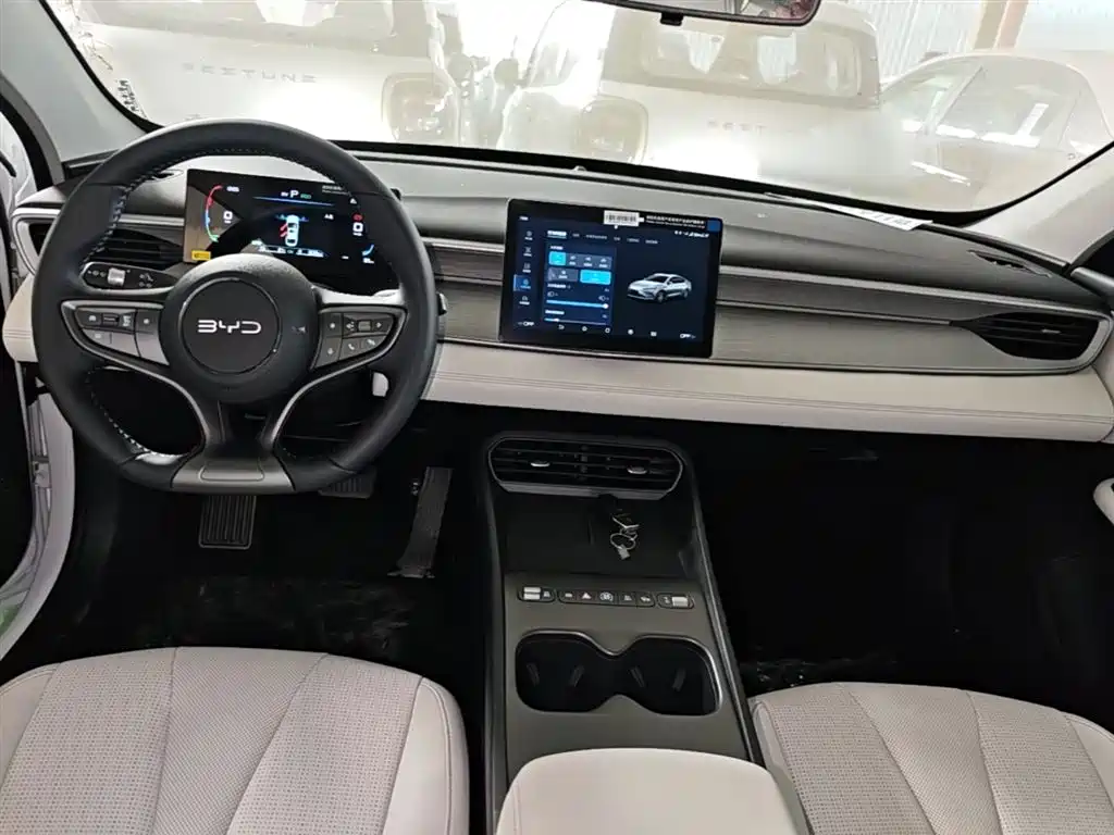 BYD Seal 05 DM-i 2026 — фото 10