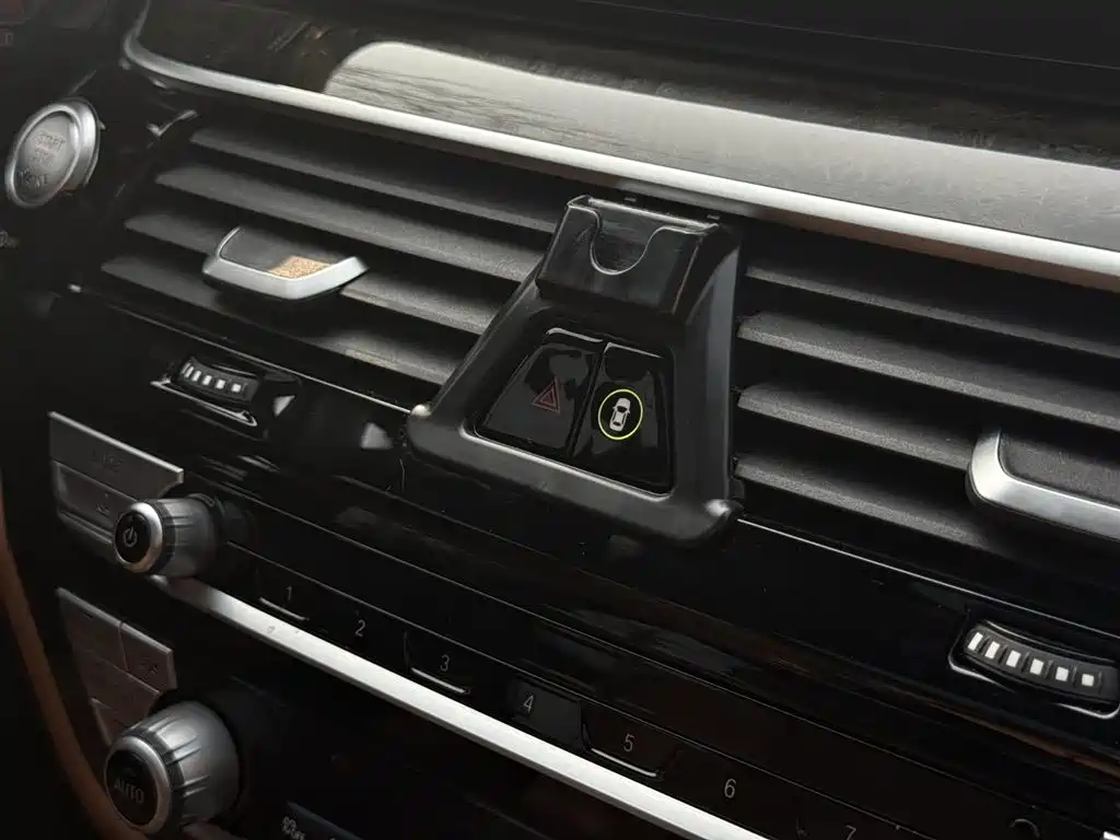 BMW 6 Series GT 2020 — фото 24