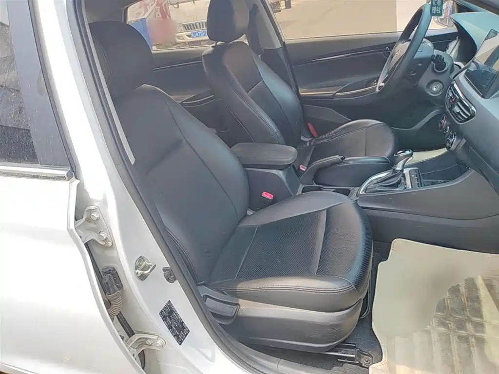 Hyundai Elantra 2019 — фото 25