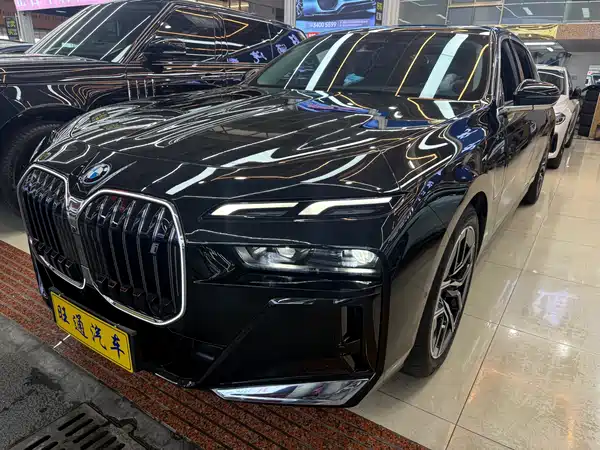 BMW i7 2023
