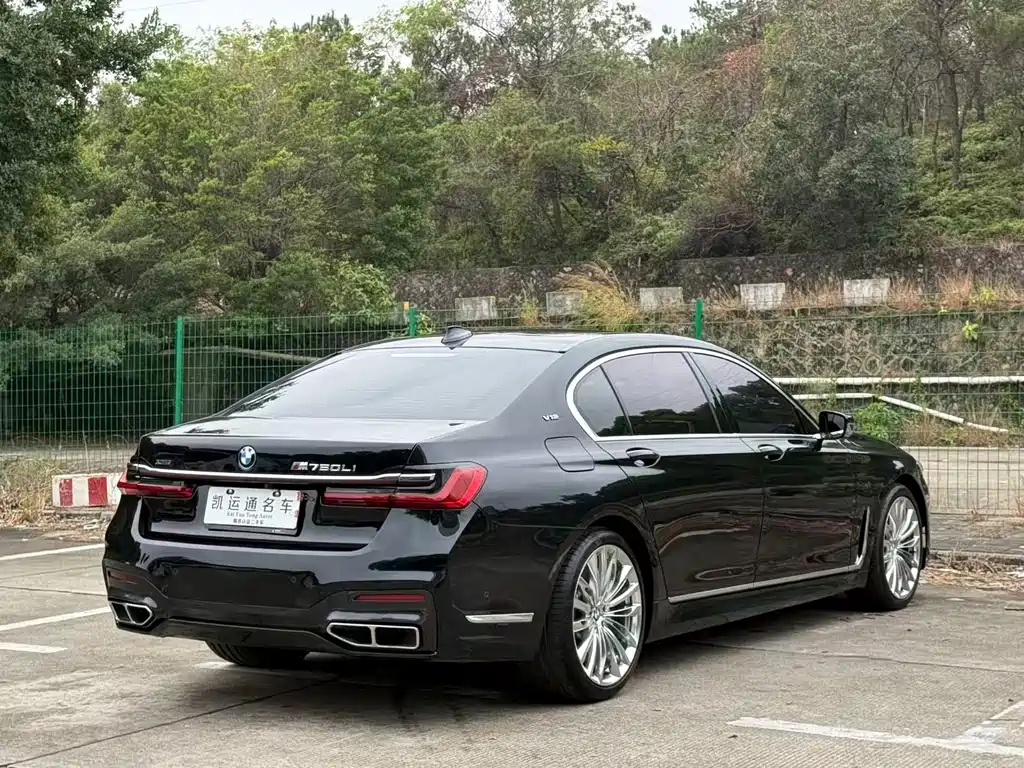 BMW 7 Series 2021 — фото 12