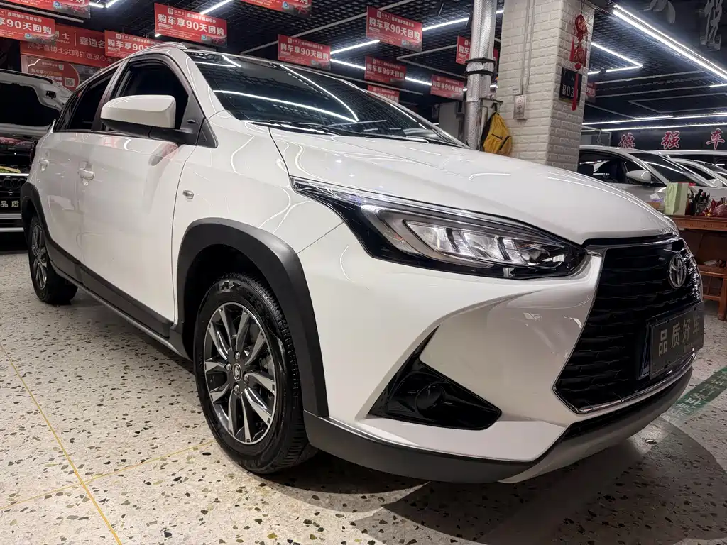 Toyota Yaris L 2023