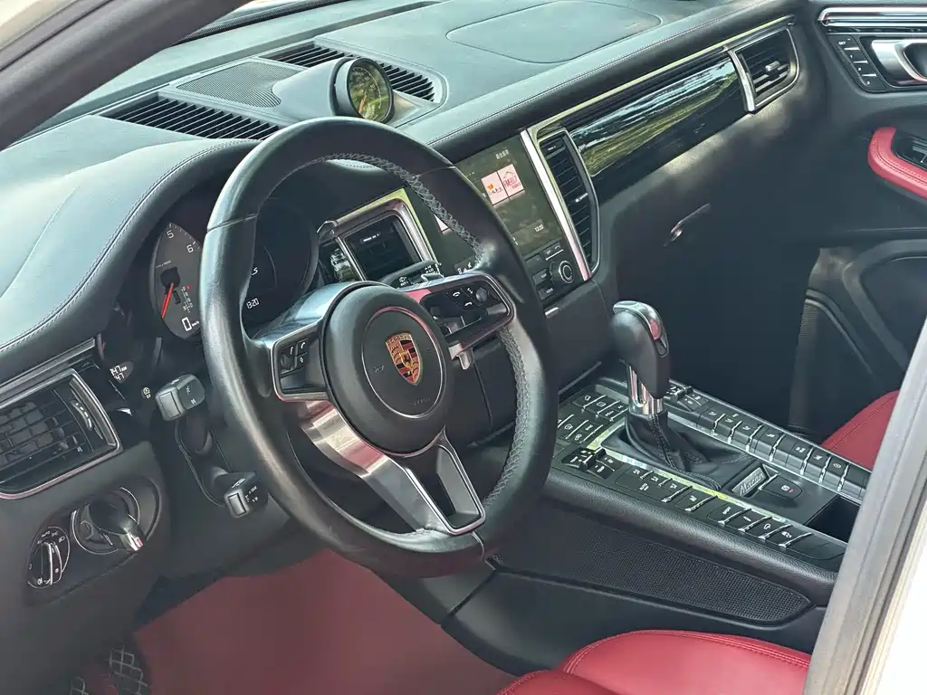 Porsche Macan 2017 — фото 8