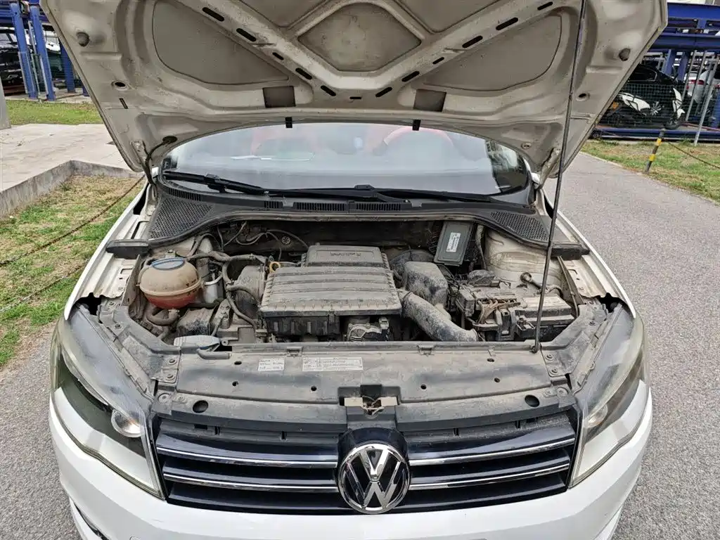 Volkswagen Jetta 2015 — фото 21