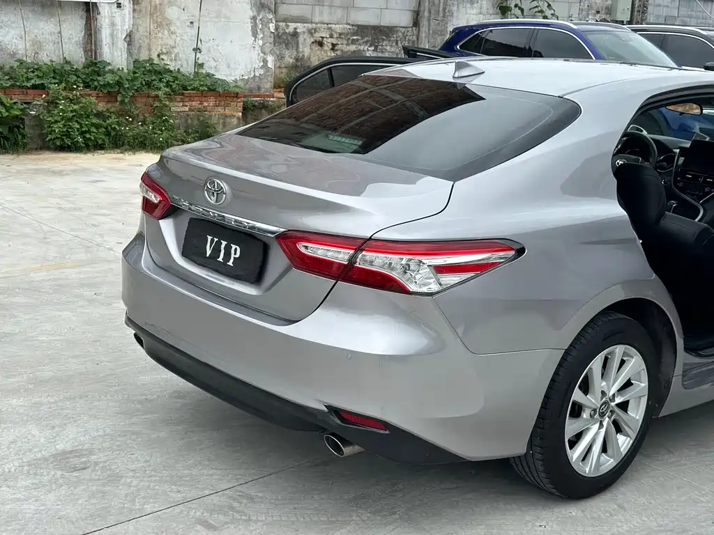 Toyota Camry 2021 — фото 18
