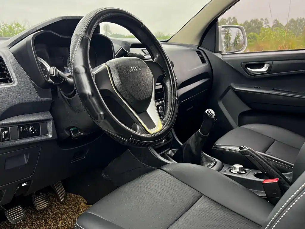 Isuzu RE-MAX 2018 — фото 10