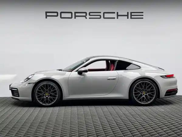 Porsche 911 2023