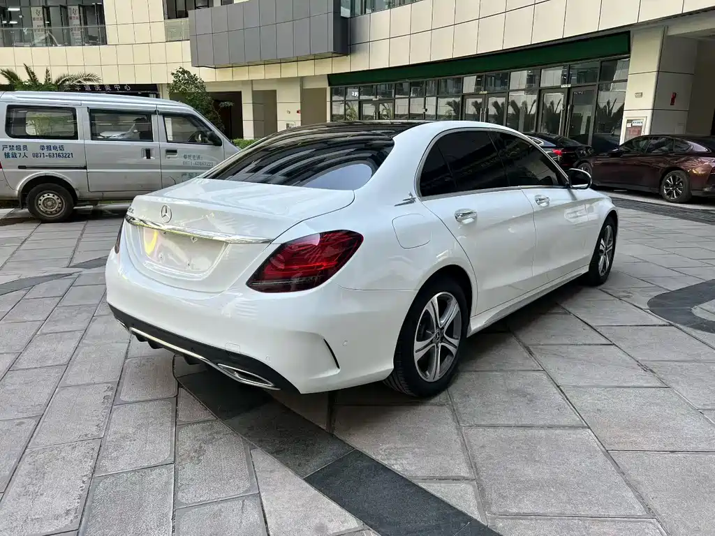 Mercedes-Benz C-Class 2021