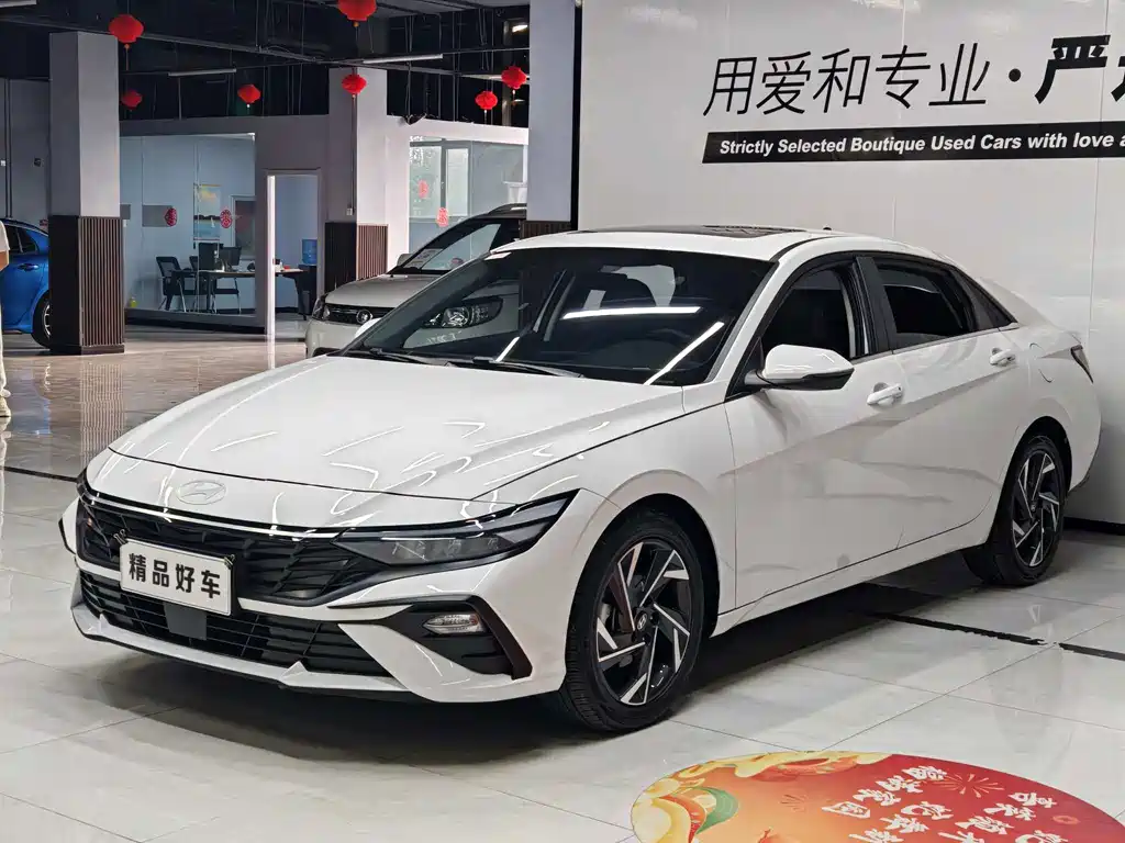 Hyundai Elantra 2024