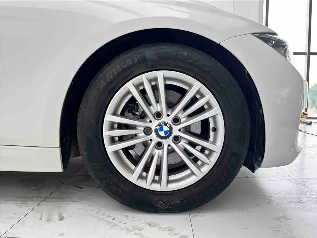 BMW 3 Series 2016 — фото 8
