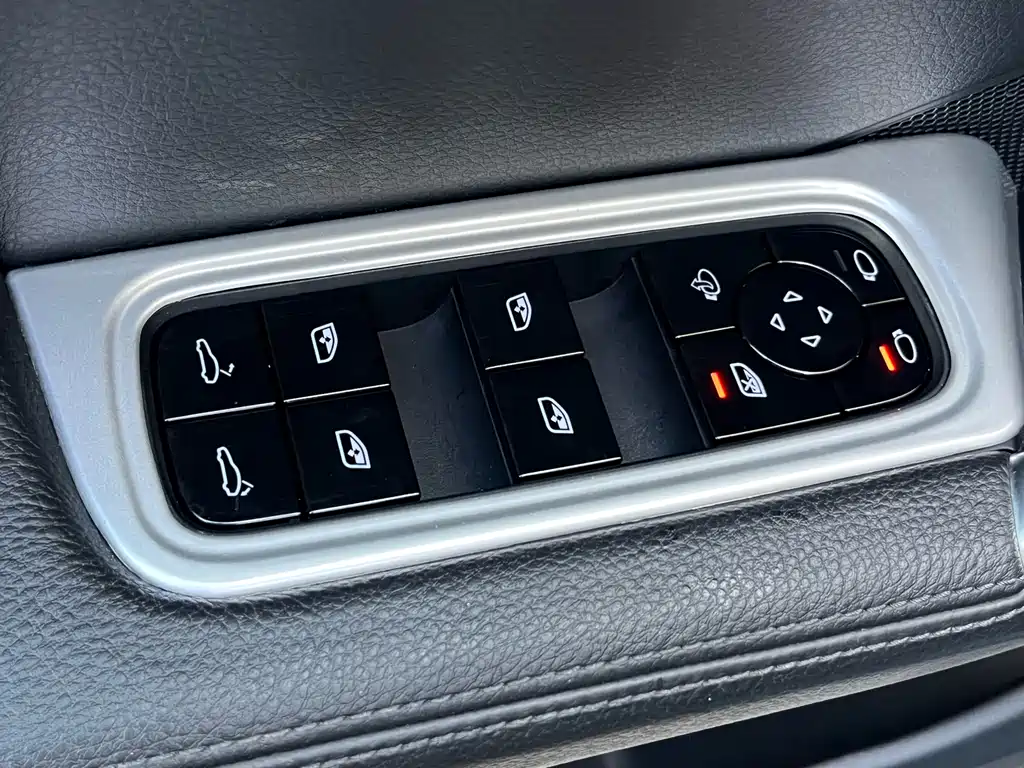 Porsche Cayenne 2018 — фото 20