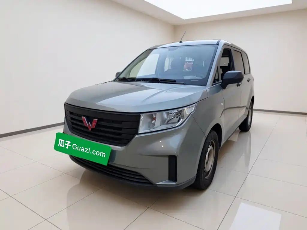 Wuling Hongguang PLUS 2022 — фото 1
