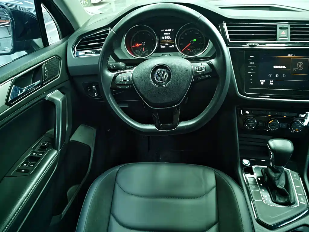 Volkswagen Tiguan L 2020 — фото 9