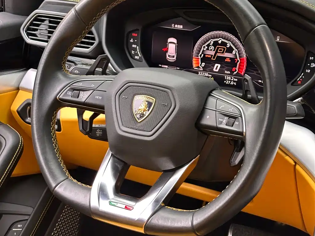 Lamborghini Urus 2019 — фото 19