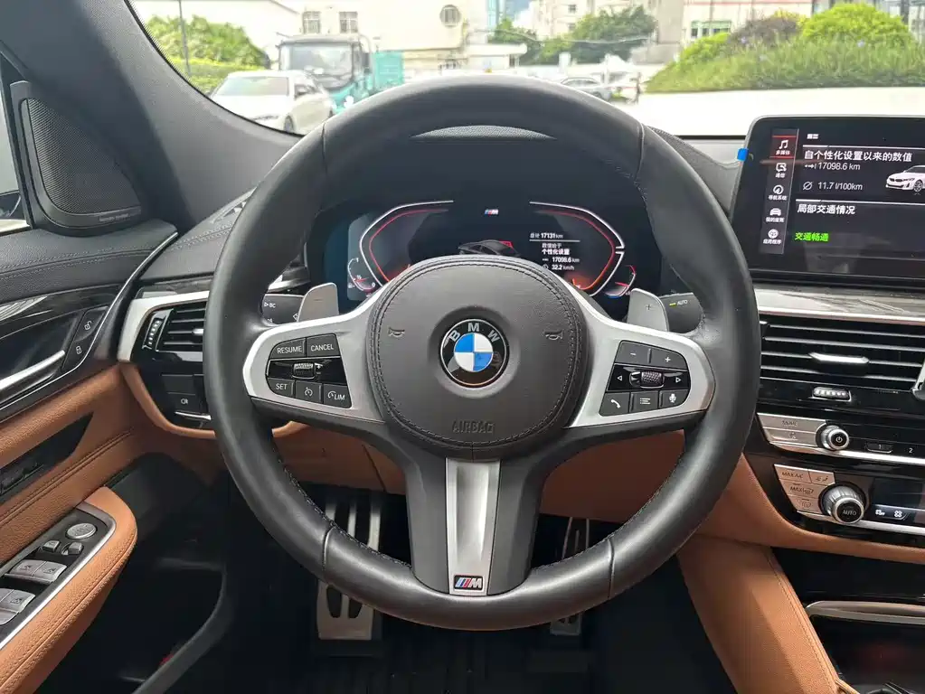 BMW 6 Series GT 2024 — фото 14