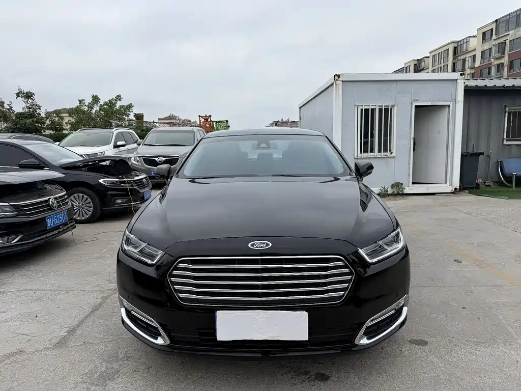 Ford Taurus 2018 — фото 2