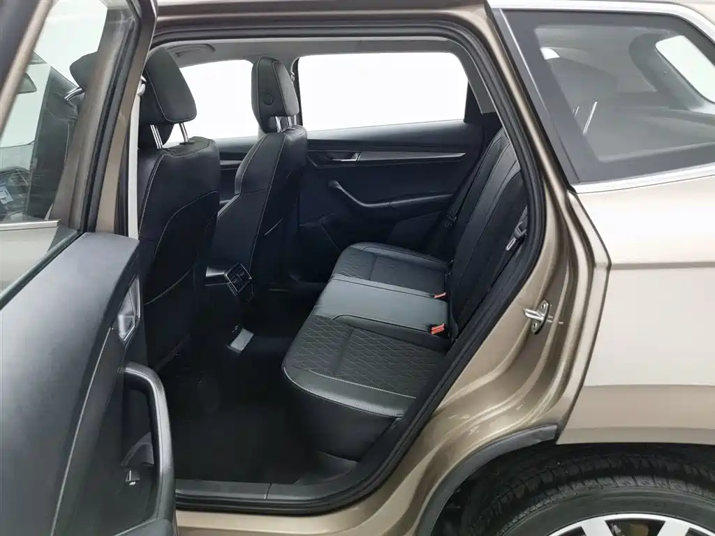 Skoda Karoq 2021 — фото 15