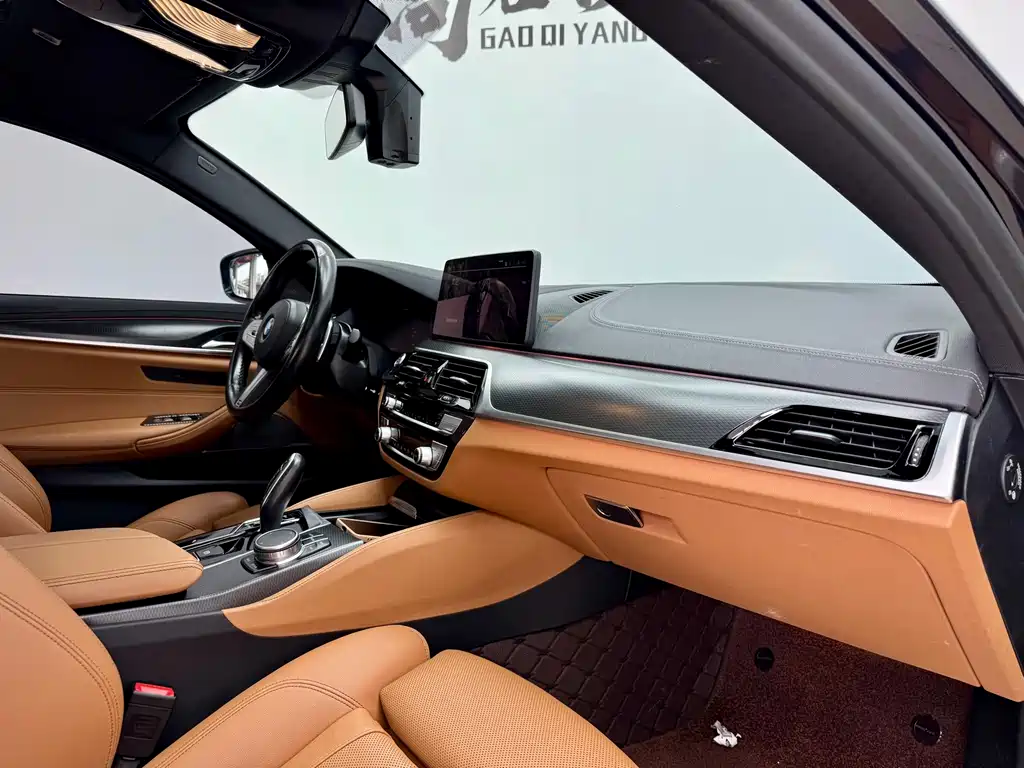 BMW 5 Series 2021 — фото 14