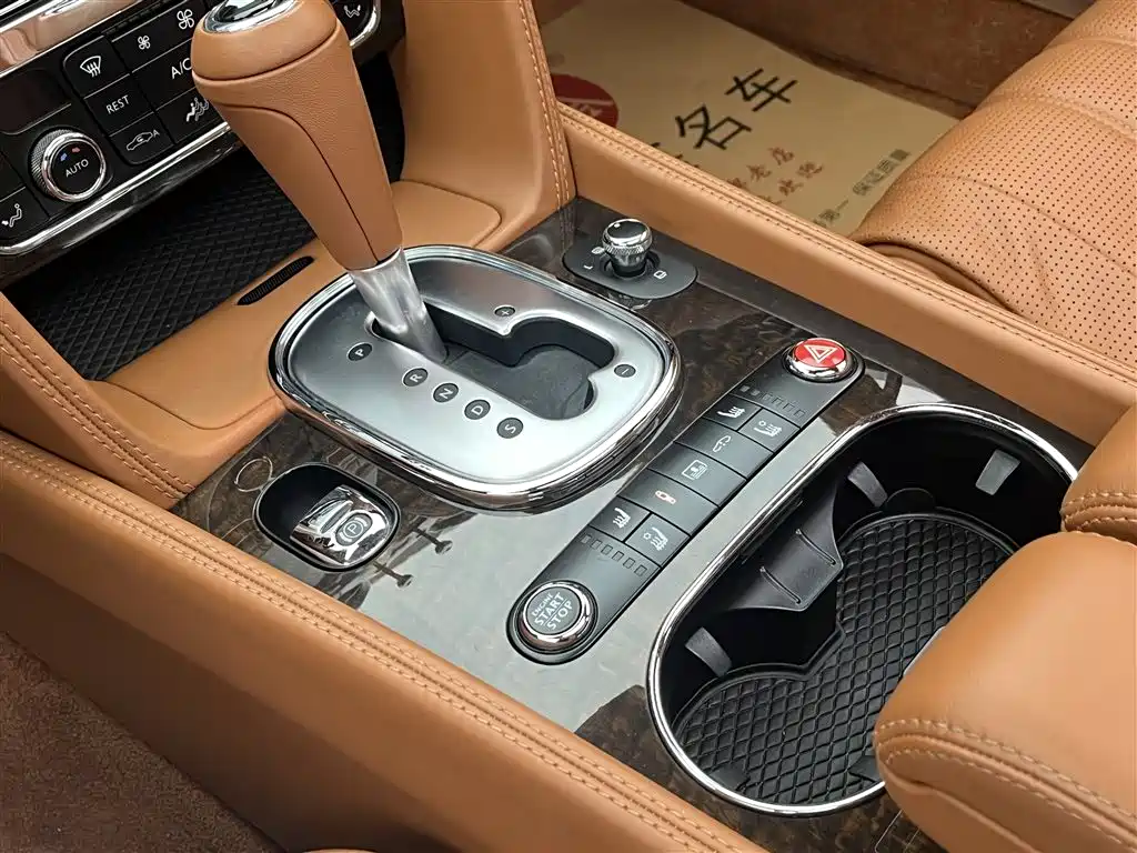 Bentley Flying Spur 2016 — фото 17