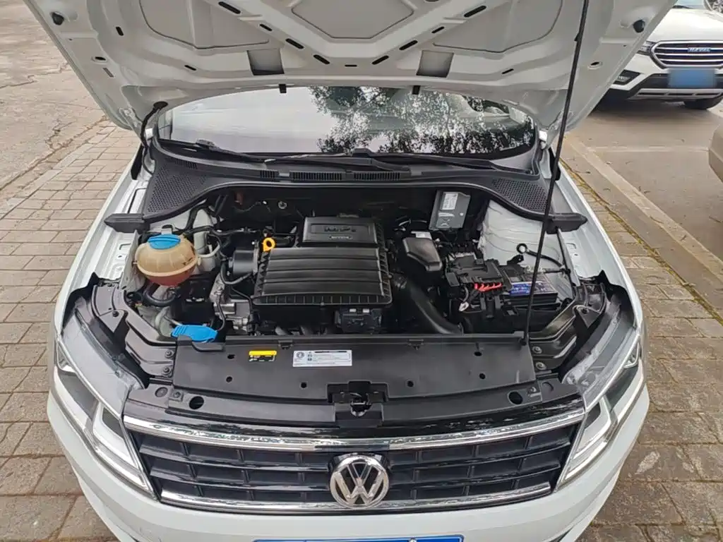 Volkswagen Jetta 2018 — фото 16
