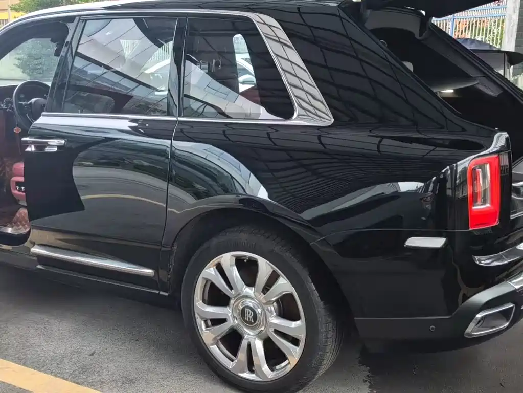 Rolls-Royce Cullinan 2021