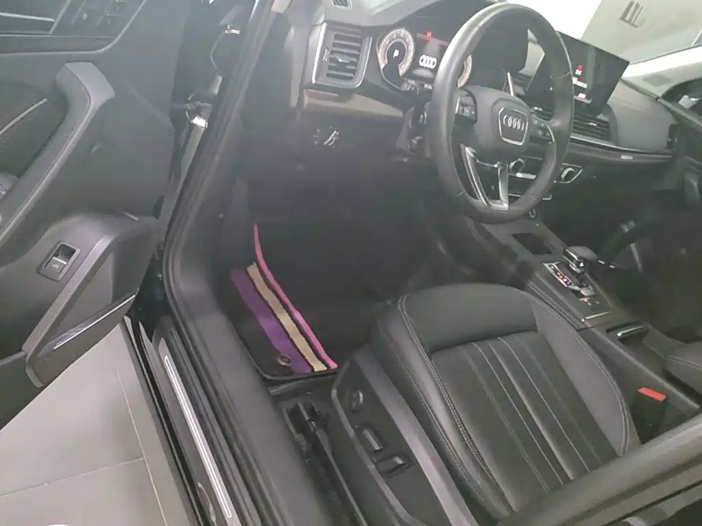 Audi Q5L 2023 — фото 16