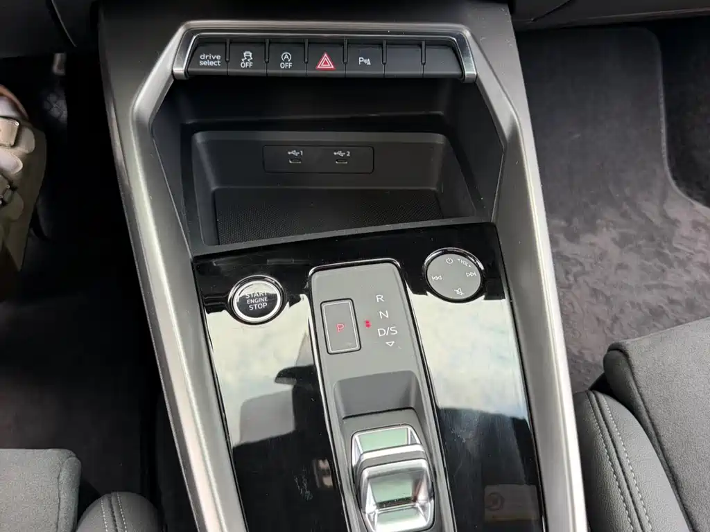 Audi A3 2023 — фото 22